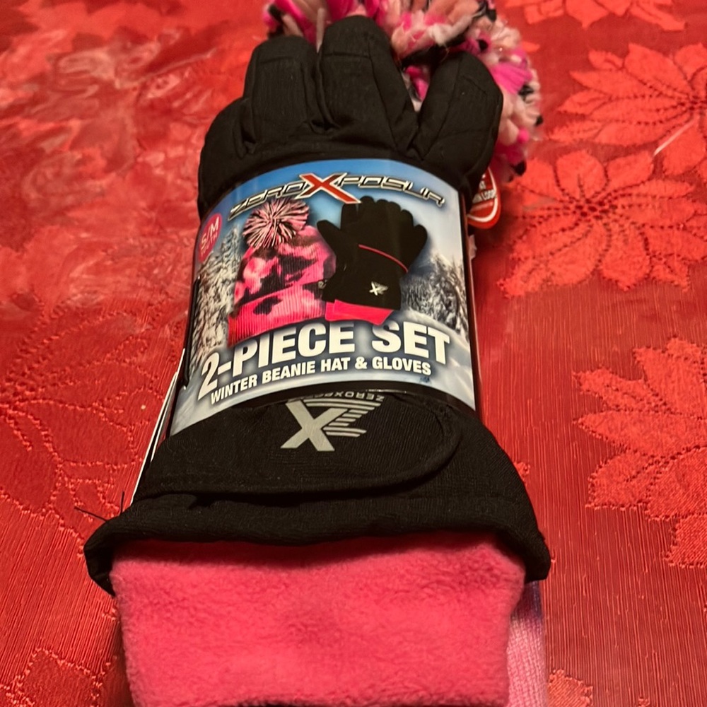 Beanie hat and glove set